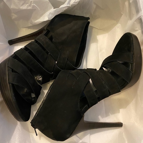 Stuart Weitzman Saxony Platform Sandal Black - Picture 6 of 8